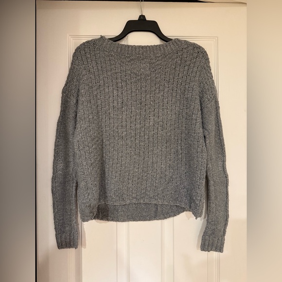 Hollister Women's Gray Cable Knit Sweater - Picture 2 of 5